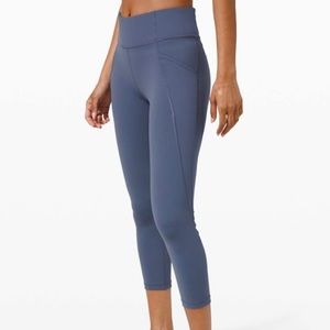 Lululemon Time To Sweat Crop 23", size 6, Ink Blue